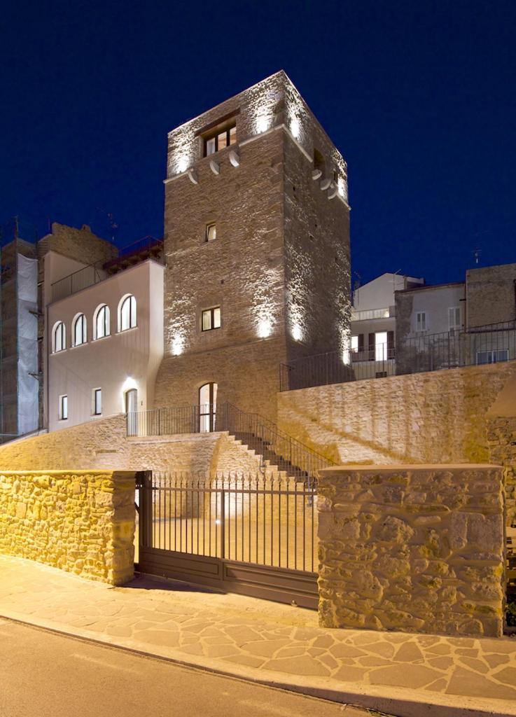 Torre Della Loggia - Dimora Storica - Ortona Bed & Breakfast Exterior photo