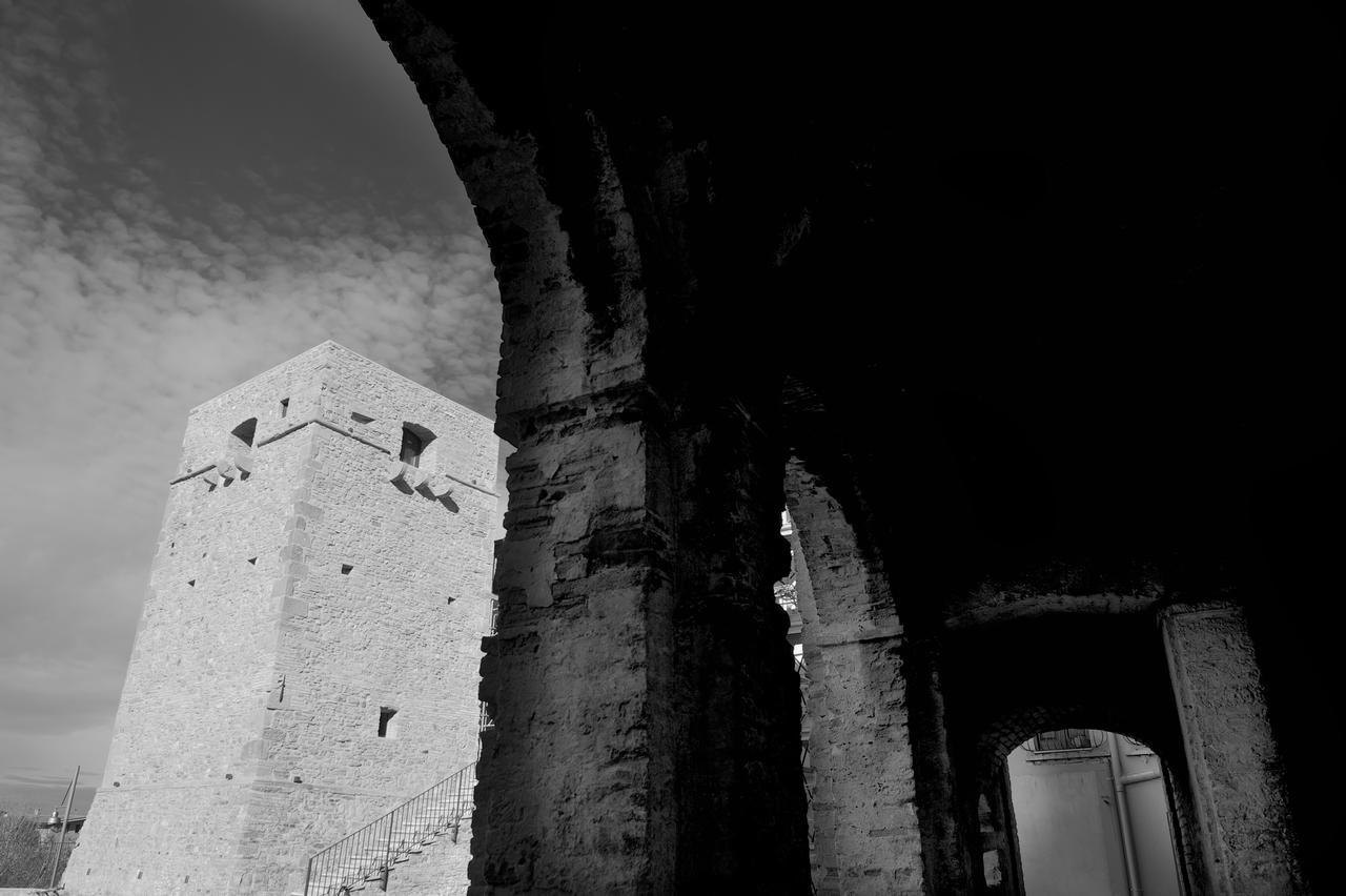 Torre Della Loggia - Dimora Storica - Ortona Bed & Breakfast Exterior photo