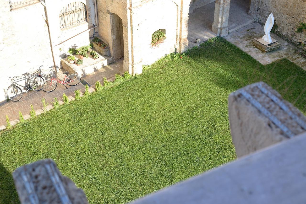Torre Della Loggia - Dimora Storica - Ortona Bed & Breakfast Exterior photo