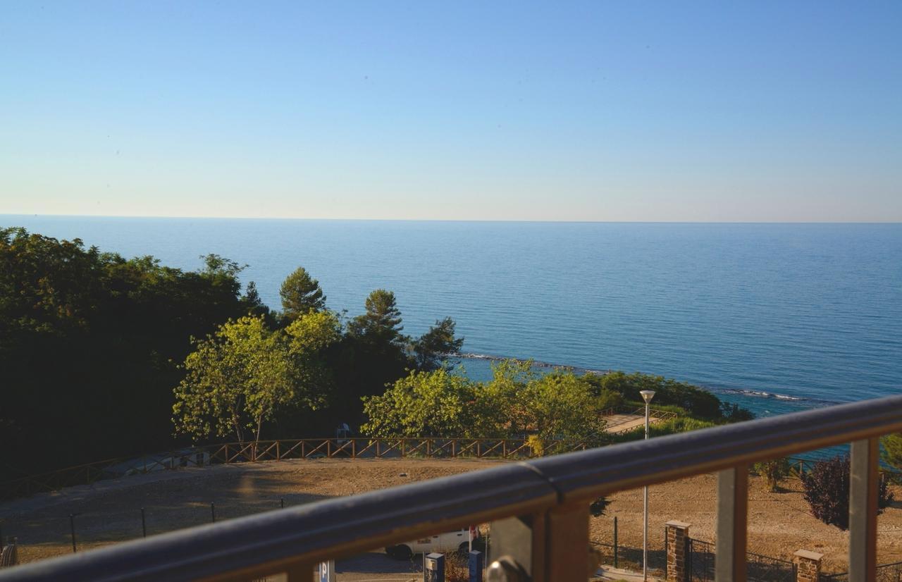 Torre Della Loggia - Dimora Storica - Ortona Bed & Breakfast Exterior photo