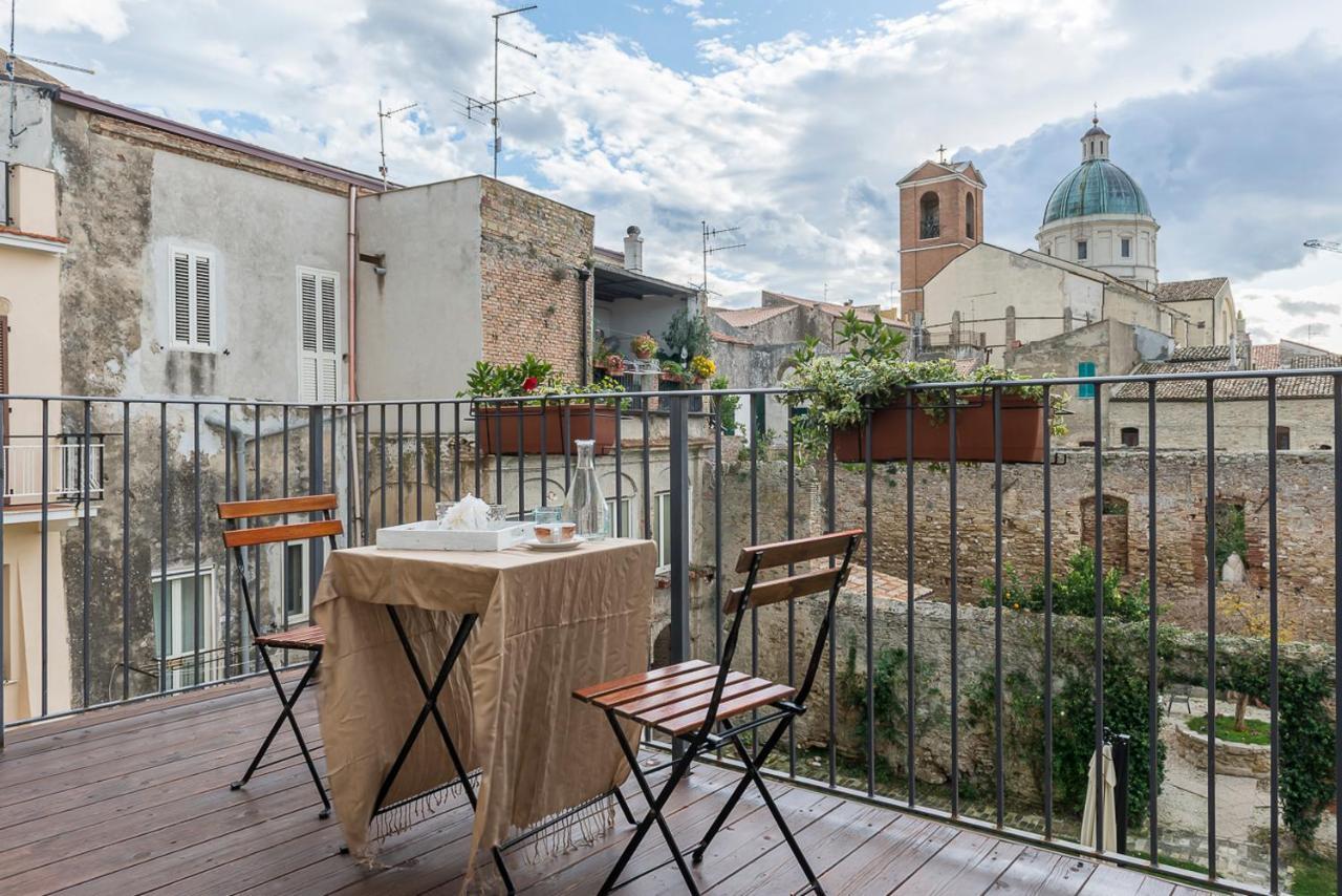 Torre Della Loggia - Dimora Storica - Ortona Bed & Breakfast Exterior photo