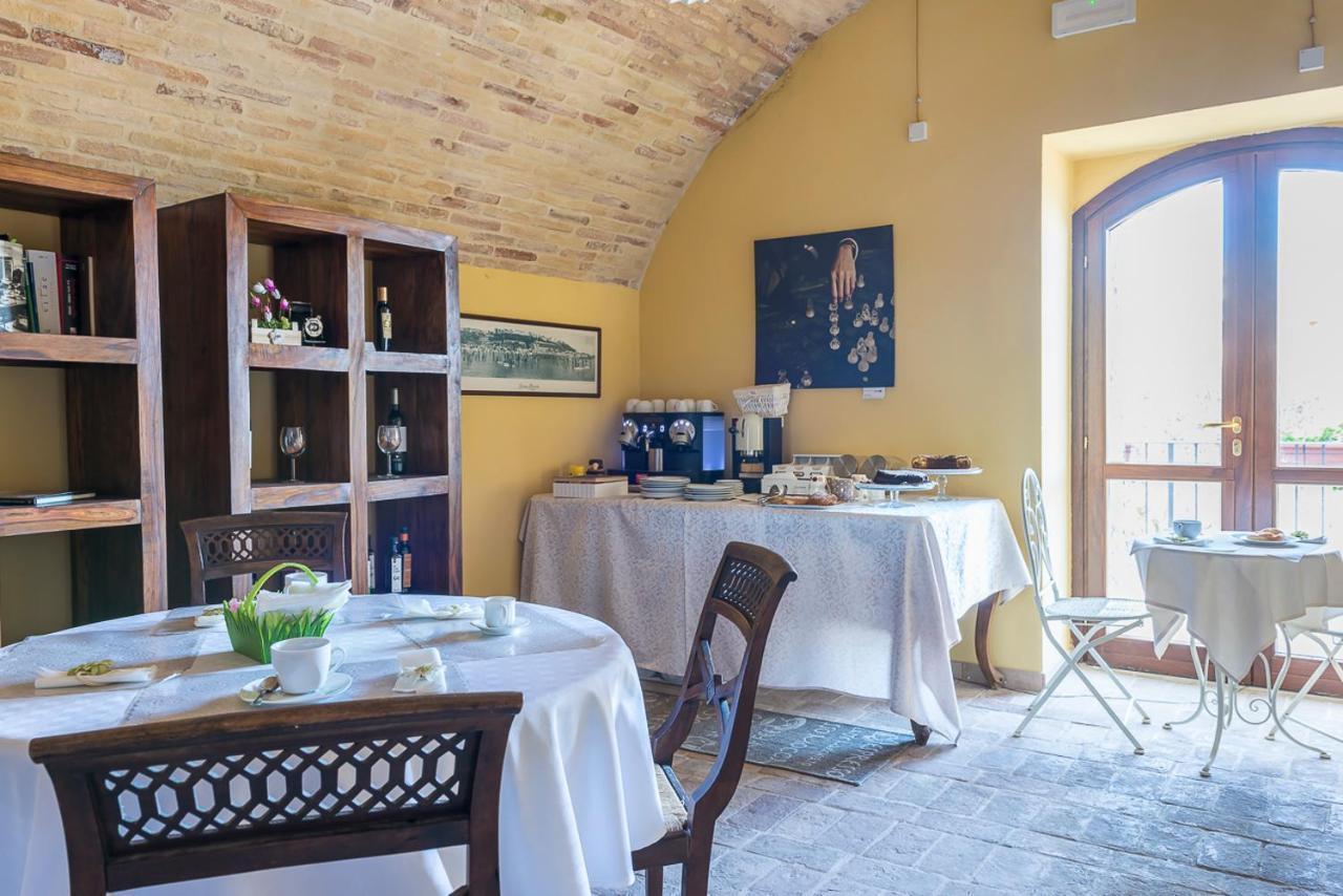 Torre Della Loggia - Dimora Storica - Ortona Bed & Breakfast Exterior photo