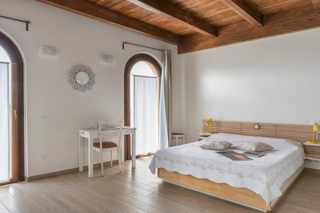 Torre Della Loggia - Dimora Storica - Ortona Bed & Breakfast Exterior photo