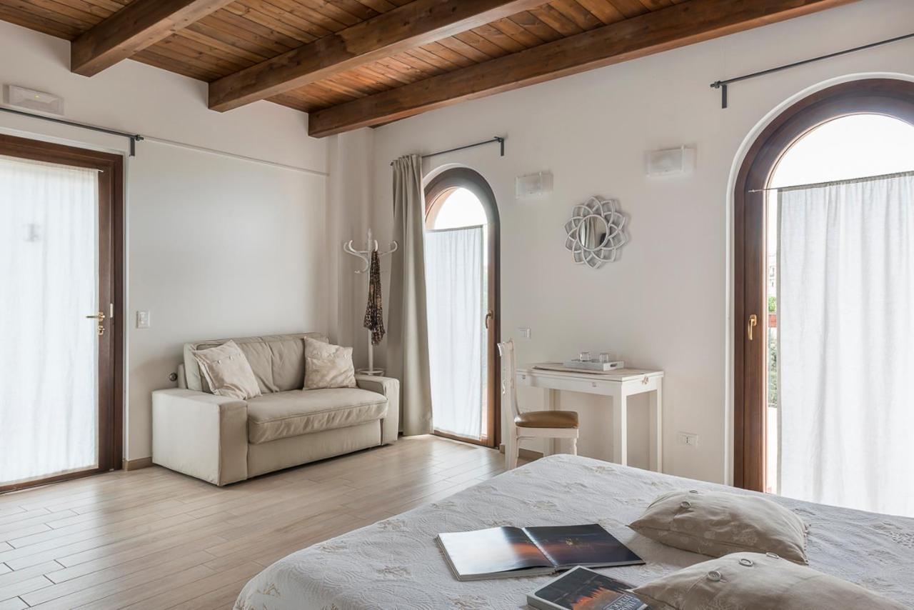 Torre Della Loggia - Dimora Storica - Ortona Bed & Breakfast Exterior photo